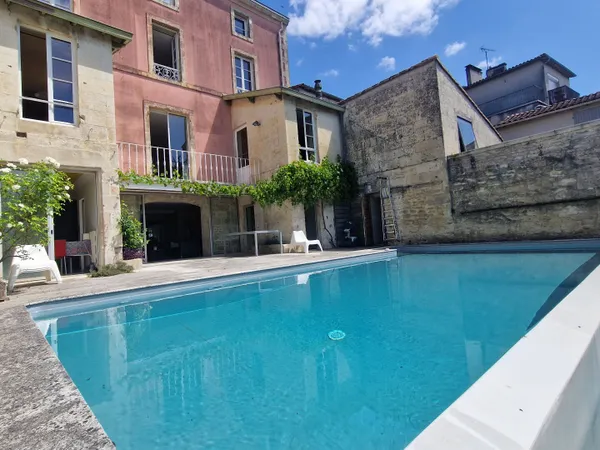 Maison 9 pièces 205 m²