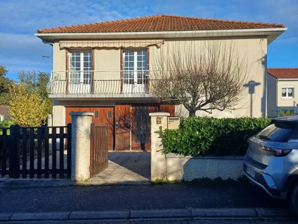 Maison familiale avec jardin à deux pas des commerces