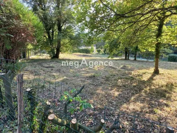 Terrain constructible de 2000m²