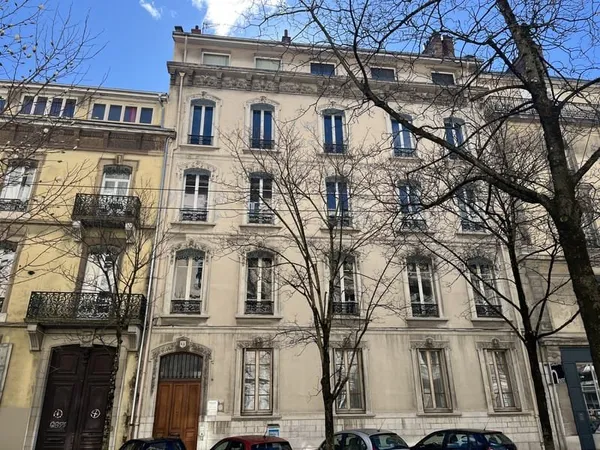 VENTE SCI DETENANT 7 PIECES 183M2 DANS BEL ANCIEN AVEC ASCE