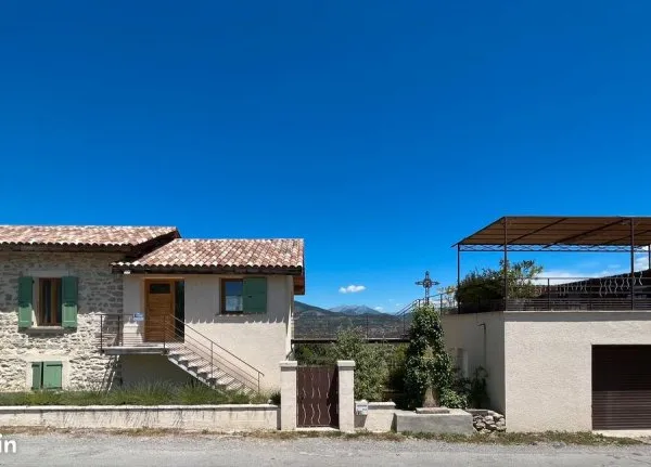 Maison en pierres restaurée Village de Gaubert