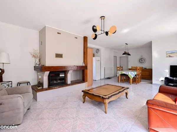 Maison 3 pièces 794 m²