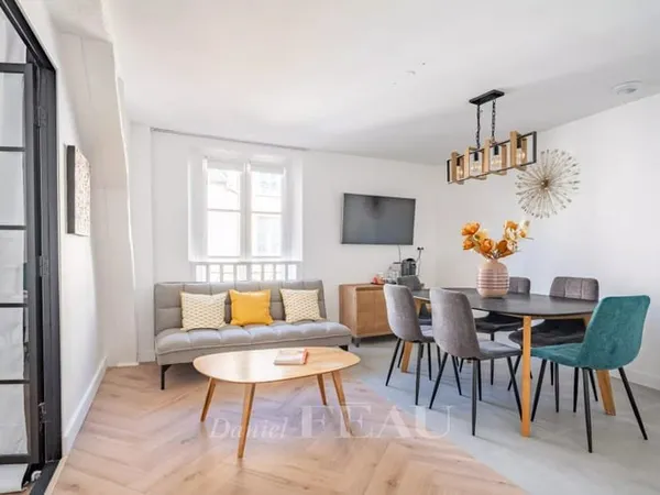 SAINT-GERMAIN-EN-LAYE - HYPER CENTRE - TOTALEMENT RENOVE