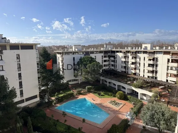 Centre-ville : T1 avec balcon et place de parking