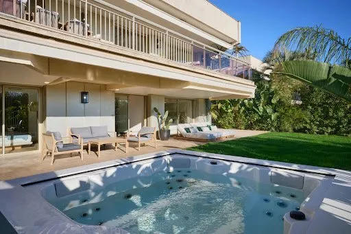 Maison 7 pièces 315 m²