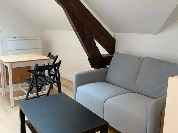 Loue appartement 25m² studio mansardé meublé hyper centre Nantes