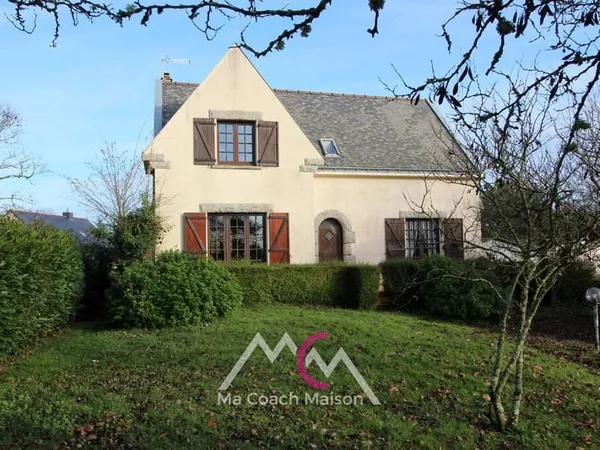 PLESSE centre, belle maison néo bretonne sur sous-sol