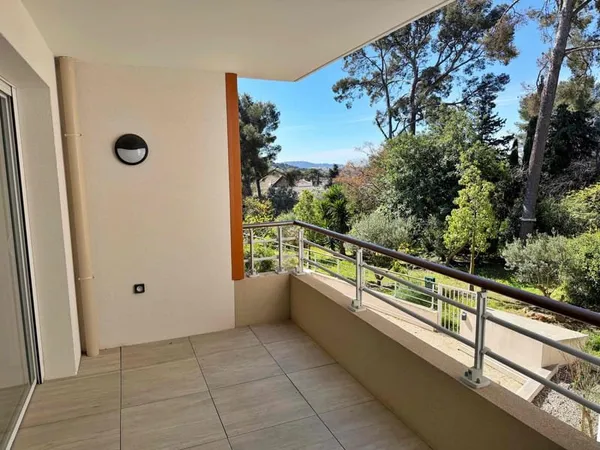T2 48 m2 avec terrasse et parking - Ortolan