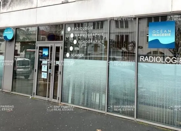 Local commercial 301 m²