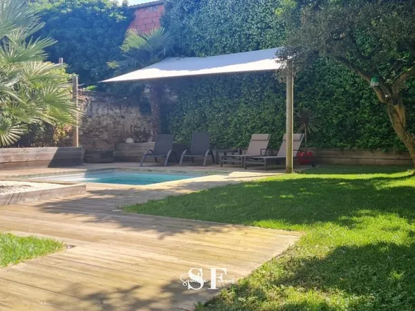AGEN HYPER CENTRE MAISON D'EXCEPTION AVEC GARAGE JARDIN ET P