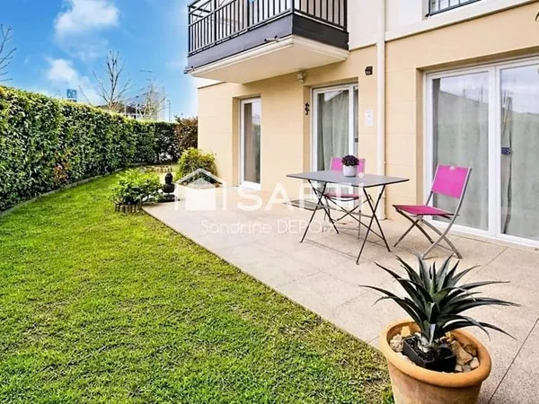 BEL APPARTEMENT MODERNE ET FONCTIONNEL EN REZ DE JARDIN T3 de 53 m² avec son jardin terrasse de 120m