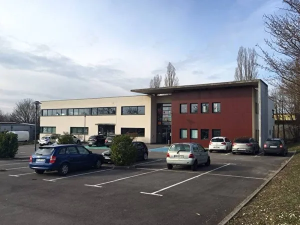 Bureau 87 m²