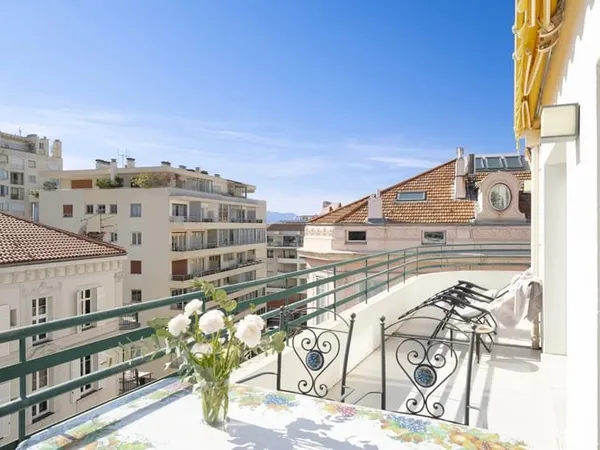 Cannes Hypercentre, 3 pièces avec grande terrasse