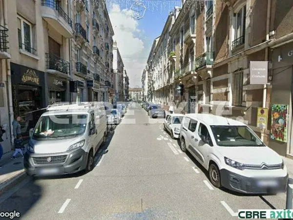 Local commercial 90 m²