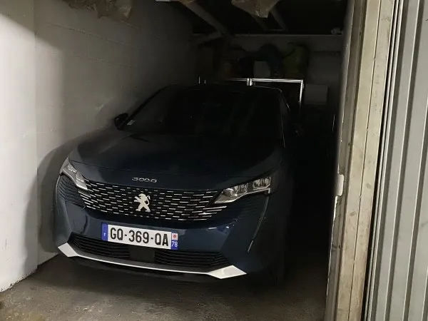 Loue parking - 14m²
