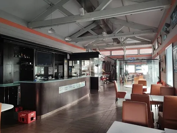 Local commercial 577 m²