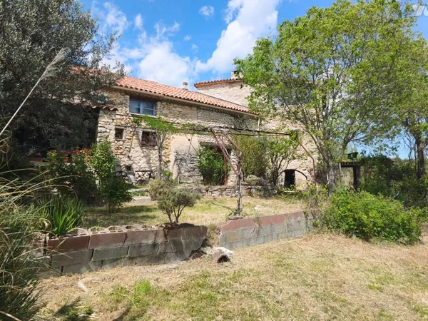 Maison 9 pièces 302 m²