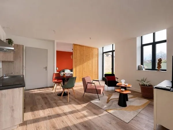 Frais de notaire réduits - T1 bis avec terrasse et jardin de 120 m2 - place de stationnement attribu