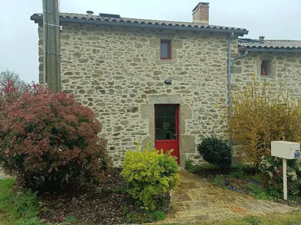 Au calme, jolie maison en pierre, 1 chambre + bureau, avec g