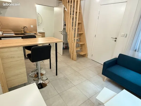 Studio T1 meublé au calme NANTES centre - REPUBLIQUE à côté Pl commerce