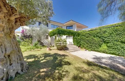 Villa 7 pièces 288 m²