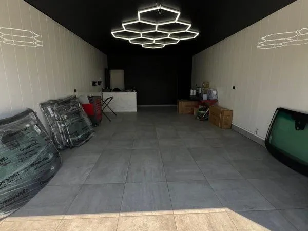 Entrepôt sécurisé - 85 m² disponibles immédiatement
