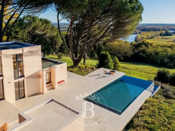 Langoiran - Maison d'architecte de 390 m² - Vue imprenable - Jardin - Piscine - Terrasses - Terrain 