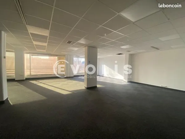 Bureaux 148 m²
