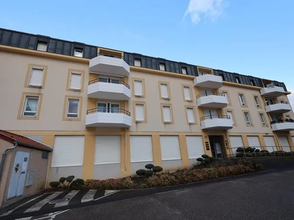 PARFAIT ETAT MONTIGNY CENTRE GRAND F5 DE 142 M2 EN ATTIQUE