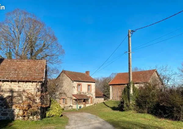 Maison et grand terrain
