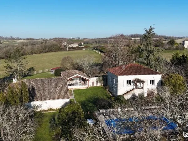 Maison 8 pièces 238 m²