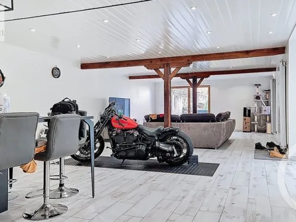 Maison 6 pièces 230 m²