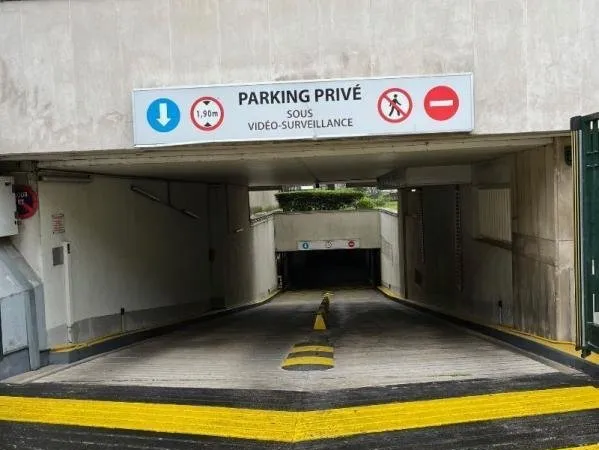 Parking à PARIS 10ème