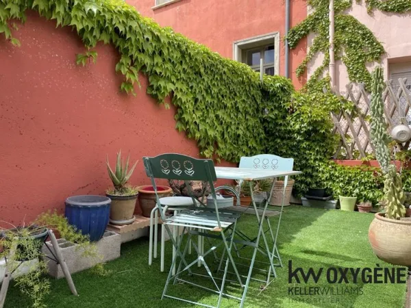 Loft lumineux de 115 m² avec terrasse -- Quartier gare