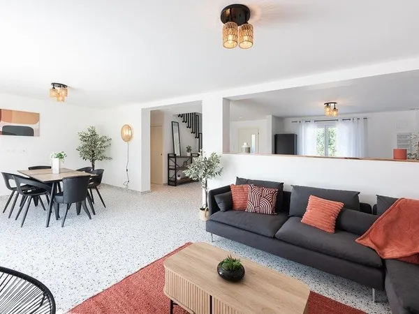 Maison traditionnelle bretonne entièrement rénovée - 160 m² à Plescop