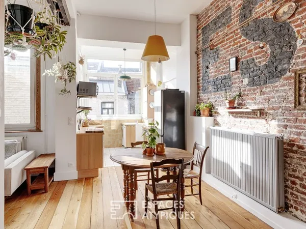 Appartement traversant et authentique à deux pas de la place de la République