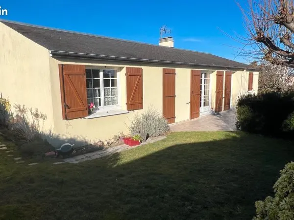Grand Pavillon F6 bon état +sous sol 25 m2+ garage + jardin 545