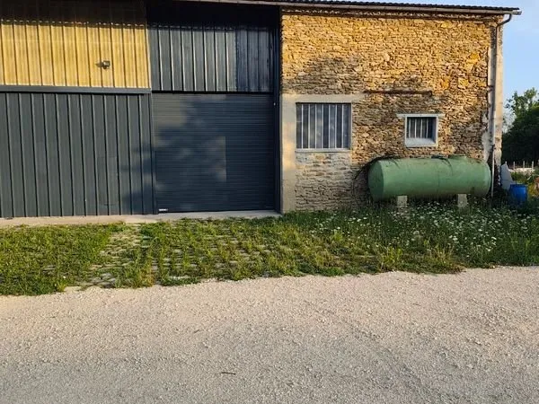 Local d’activité et entrepôt Vente Chaumes-en-Brie  203m² 253000€