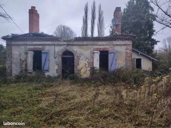 Ancien presbytère ayant subit un incendie