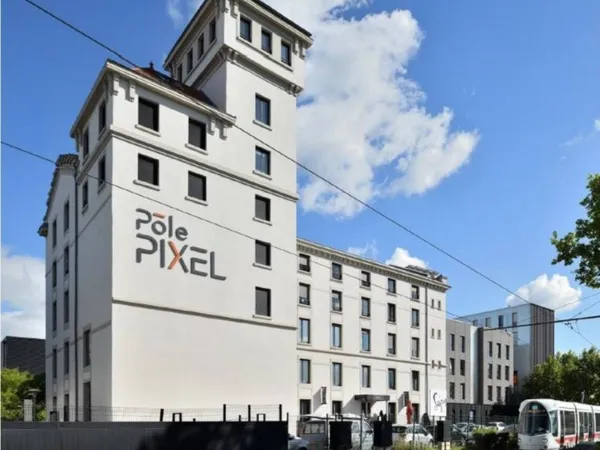 Bureaux 3 pièces 904 m²