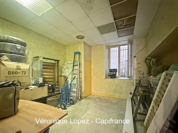 Local 5 pièces 94 m²