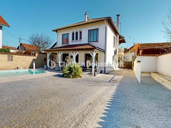 Maison 6 pièces 160 m²