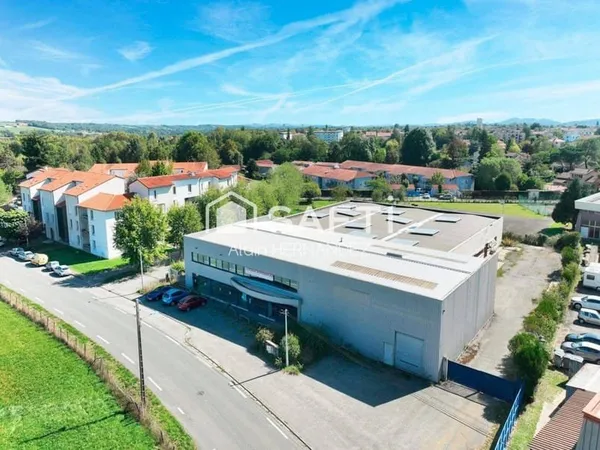 Local commercial 2600 m²