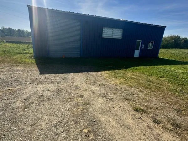 Hangar 200m2
