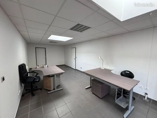 Local tertiaire 87m 2 rive de gier - zi combeplaine