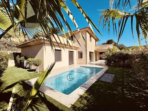 Villa 5 pièces 180 m²