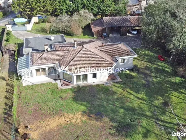 Propriété 6 pièces 232 m²