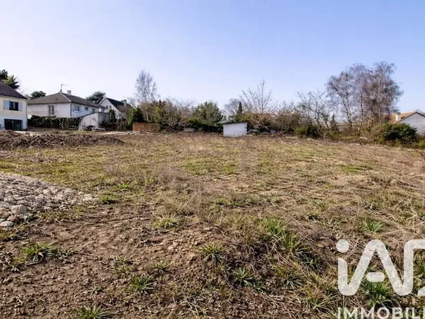 Terrain constructible 1047 m²