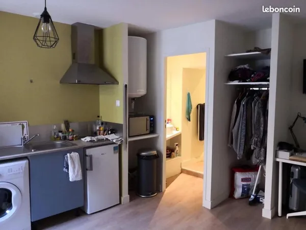 Studio meublé hypercentre quartier Commerce Bouffay - 18m2 - 520 euros CC