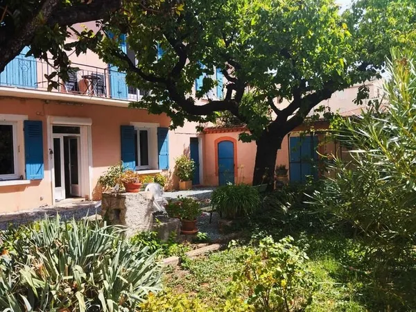 RARE ET BELLE MAISON SUR TERRAIN ARBORE CENTRE VILLE DE MAN